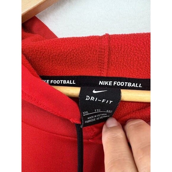 Men's Nike Size XXL Hoodie Red and Black Football Graphics Dri-Fit - Picture 4 of 7